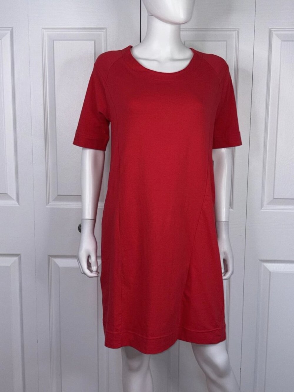 VERTICAL women's medium t-shirt dress NWT